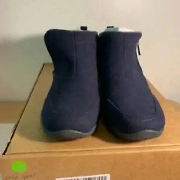 L NEW Women's Easy Spirit- Navy- US 9 - Picture 3 of 4
